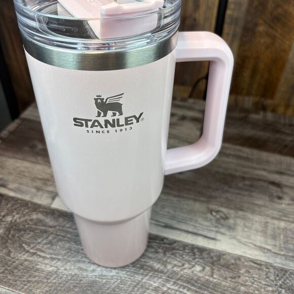 Stanley Quencher H2.0 Tumbler – Pink, 40 oz - Picture 2 of 5